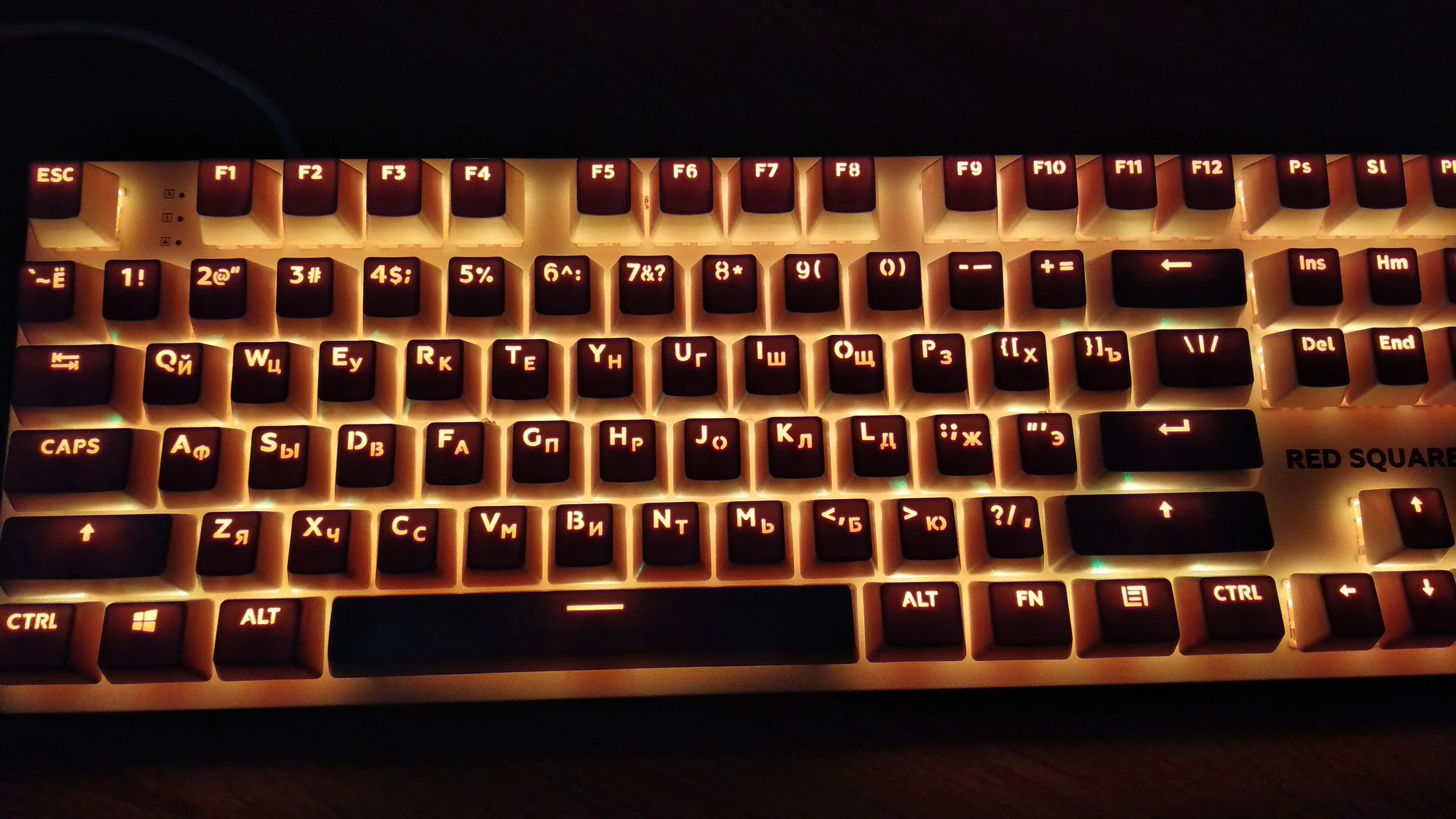 Red square keyrox tkl aquarius. Самая Старая клавиатура с подсветкой. Механическая клавиатура с закрытыми клавишами. Клавиша КАМАЗ светяшка. Нам 9 клавиатур.