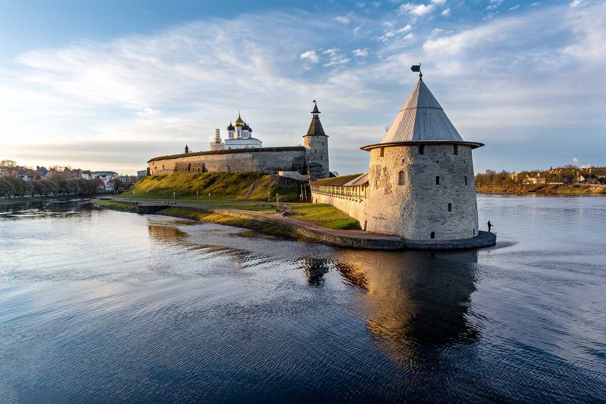 Где находится чудское озеро в какой области | псковским россии